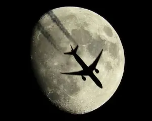 عدسة عمانية